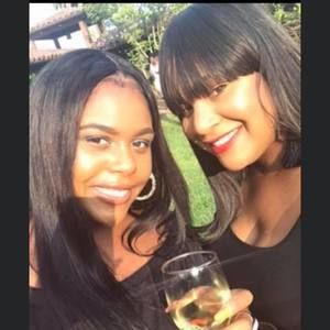 Meet your Posher, Dena